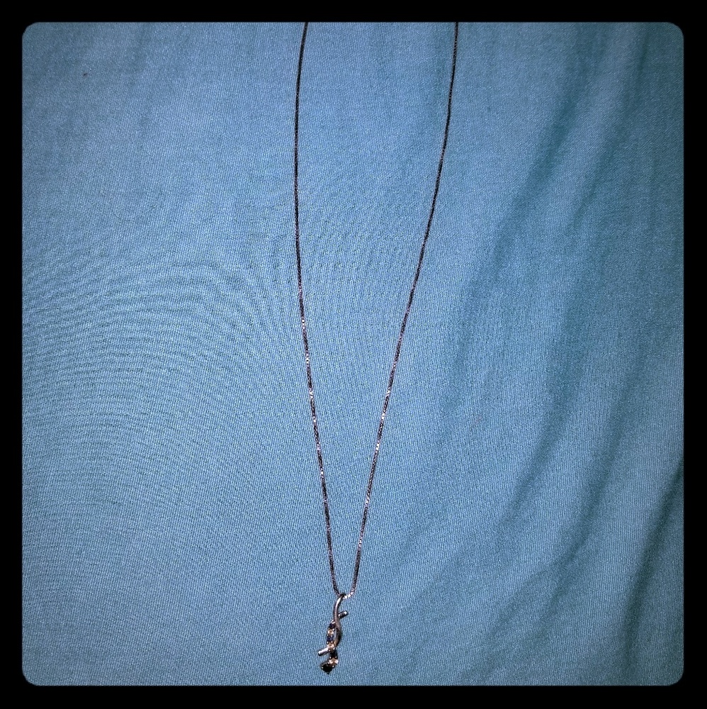 Necklace with sapphires and diamonds